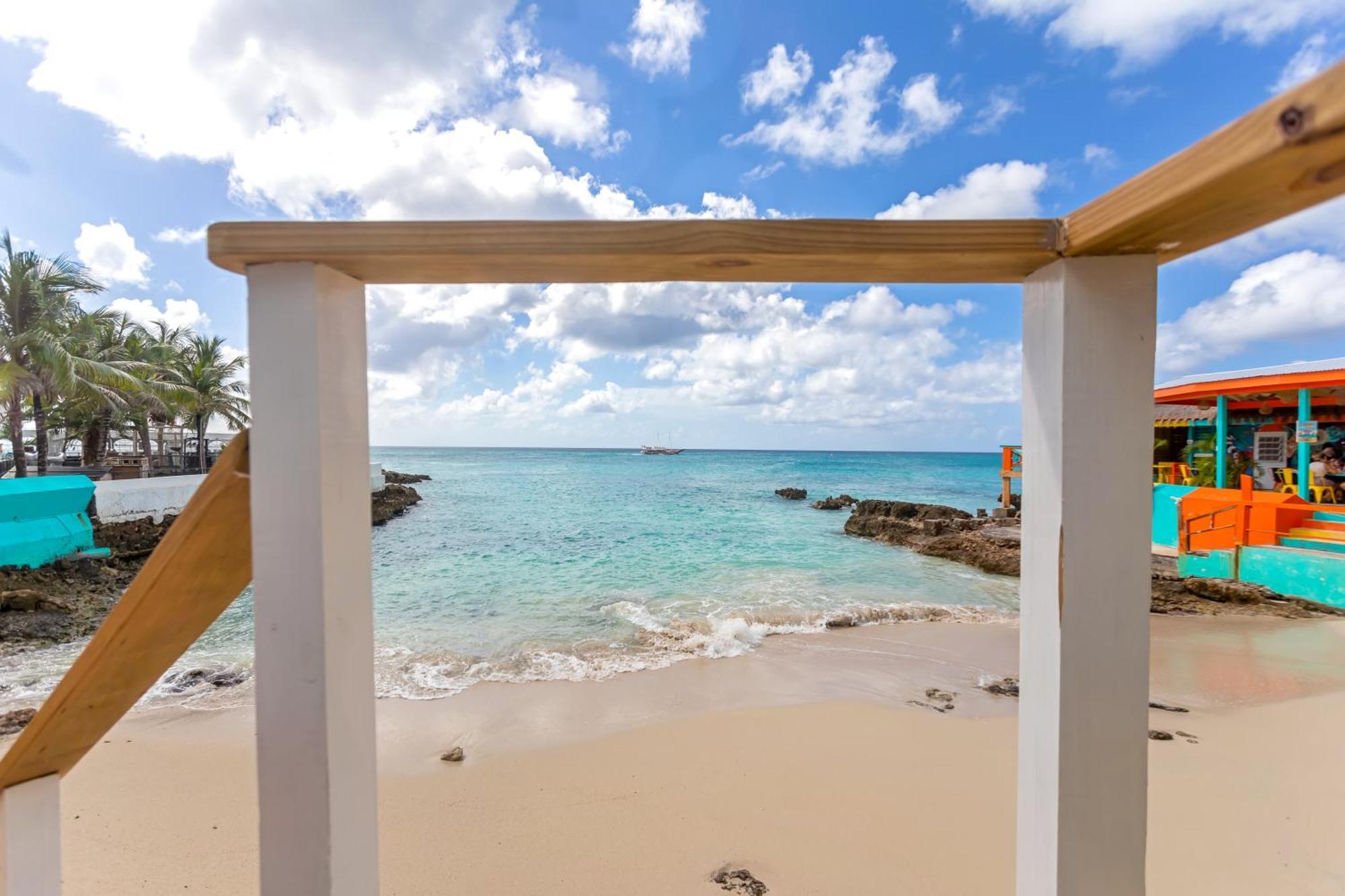 Maho Beach House - Grand Studio - Oceanview Suite ภายนอก รูปภาพ