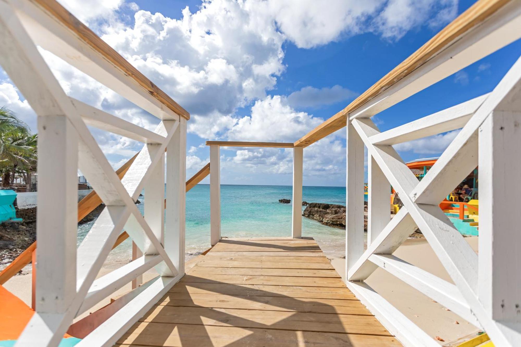 Maho Beach House - Grand Studio - Oceanview Suite ภายนอก รูปภาพ